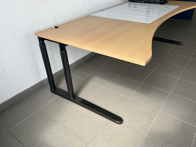 Konig + neurath metra bureel/bureautafel - afbeelding 2 van  4