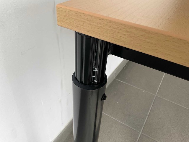 Konig + neurath metra bureel/bureautafel - afbeelding 4 van  4