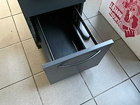 Konig+neurath bureau en toebehoren - afbeelding 2 van  9