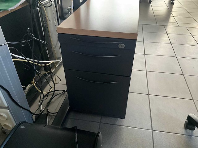 Konig+neurath bureau en toebehoren - afbeelding 16 van  25