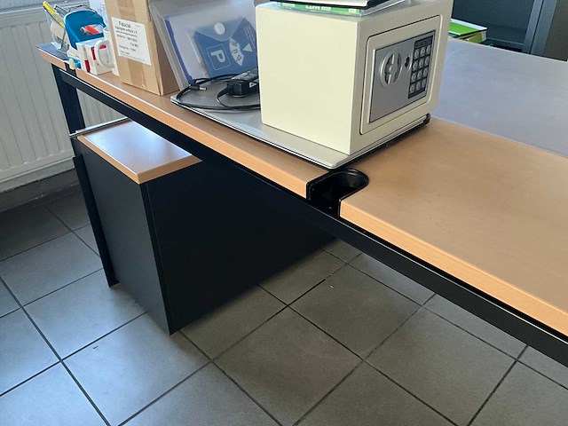 Konig+neurath bureau en toebehoren - afbeelding 23 van  25