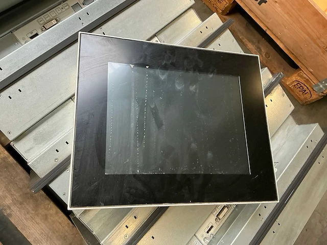 Kontron flatview monitoren (15x) - afbeelding 2 van  12