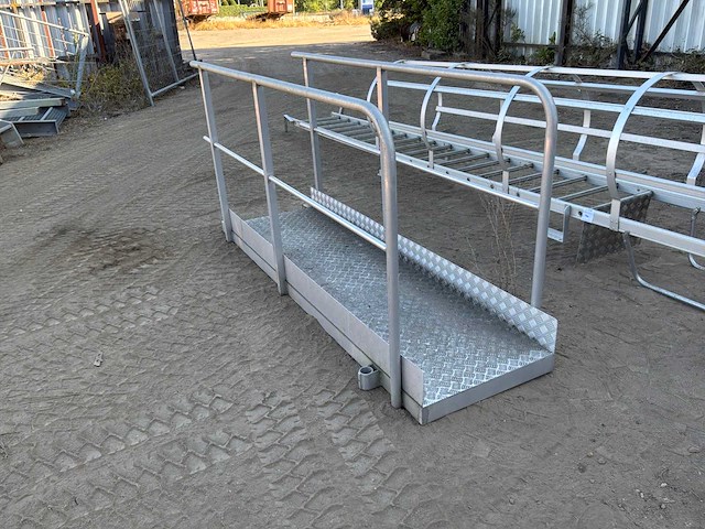 Kooiladder met bordes - afbeelding 6 van  8