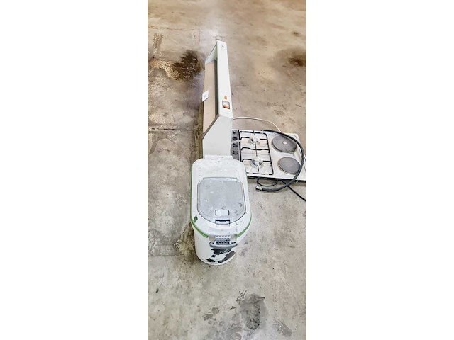 Kookplaat, afzuigkap en vuilnisbak - afbeelding 1 van  6