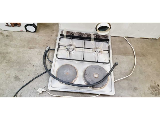 Kookplaat, afzuigkap en vuilnisbak - afbeelding 2 van  6