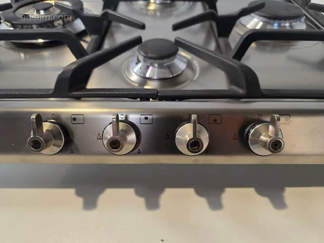 Kookplaat inox 60cm gietijzeren smeg ser60sgh3 - afbeelding 2 van  5