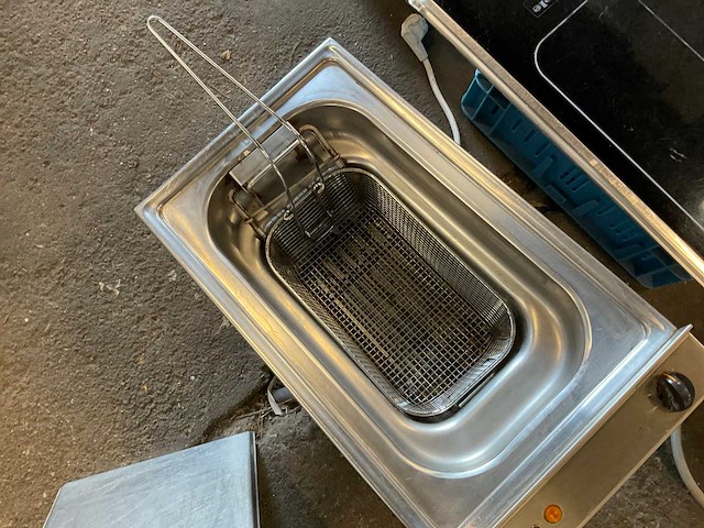 Kookplaaten en friteuse (3x) - afbeelding 9 van  11