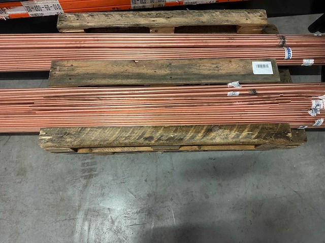 Koperen buizen (182x) - afbeelding 1 van  4