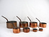 Koperen pannenset (x8) - afbeelding 1 van  6
