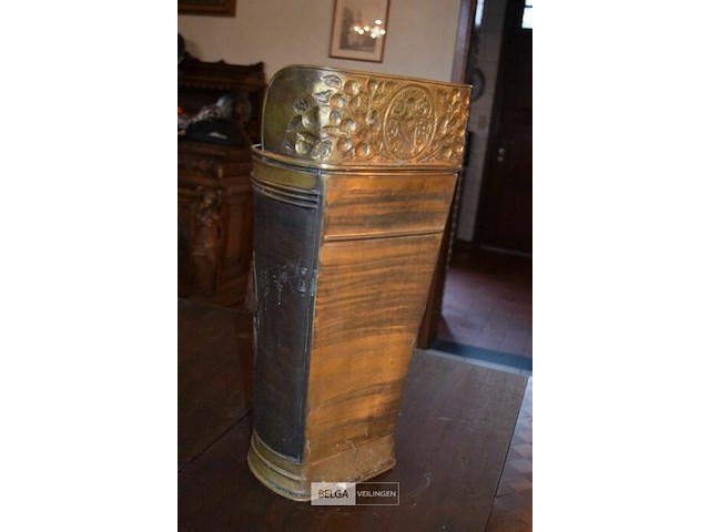 Koperen paraplubak met gehamerd relief - afbeelding 4 van  4