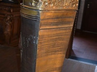 Koperen paraplubak met gehamerd relief - afbeelding 4 van  4