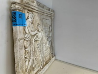 Kopie grieks reliëf - afbeelding 2 van  2