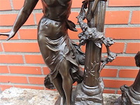 Koppel gespiegelde bronzen beelden - afbeelding 10 van  12