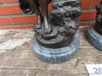 Koppel gespiegelde bronzen beelden - afbeelding 11 van  12