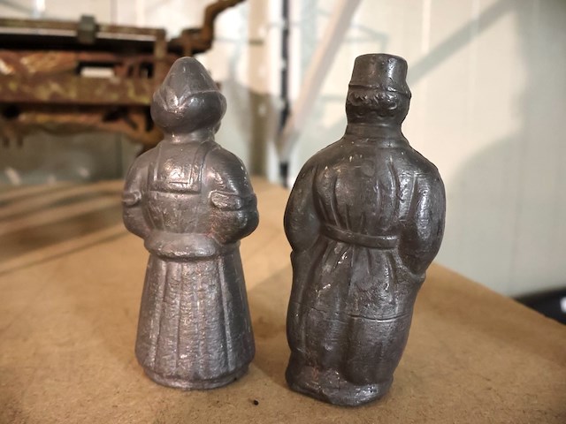 Koppel loden beeldjes - afbeelding 3 van  3