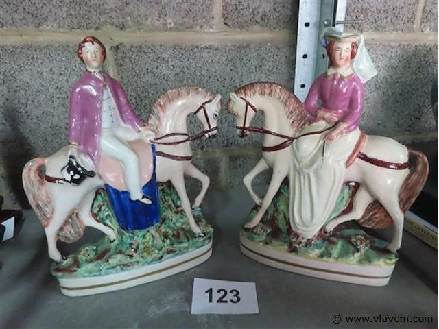 Koppel staffordshire beelden - afbeelding 1 van  4