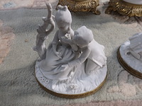 Koppel witte biscuit gemerkt - afbeelding 2 van  3