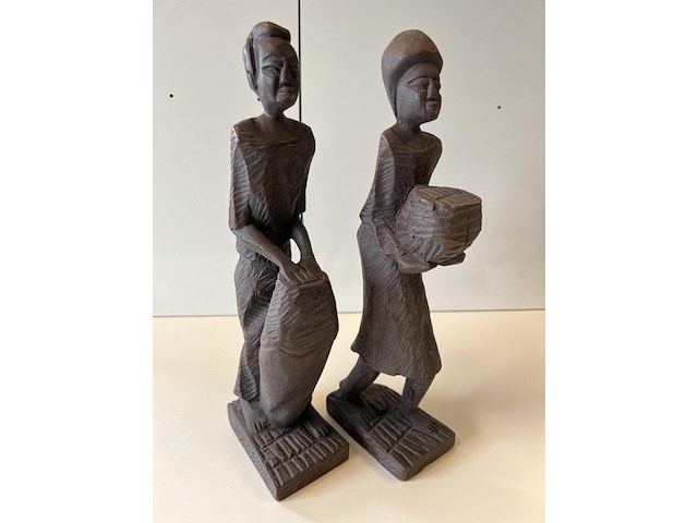 Koppeltje in mooie houtsnede - afbeelding 1 van  3