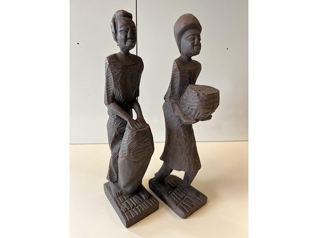 Koppeltje in mooie houtsnede - afbeelding 1 van  3