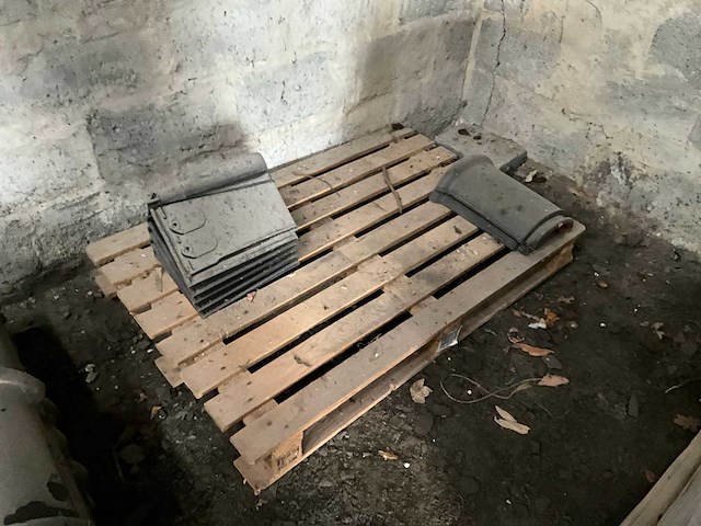 Koramic storm pan vario 18 mat zwart partij dakpannen - afbeelding 4 van  5