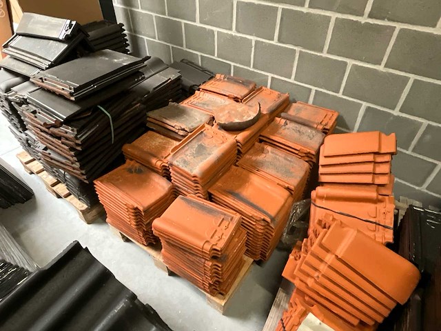 Koramic stormpan 44 oud latem rood dakpannen (400x) - afbeelding 1 van  2