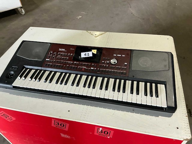 Korg pa700 professional arranger - afbeelding 1 van  8