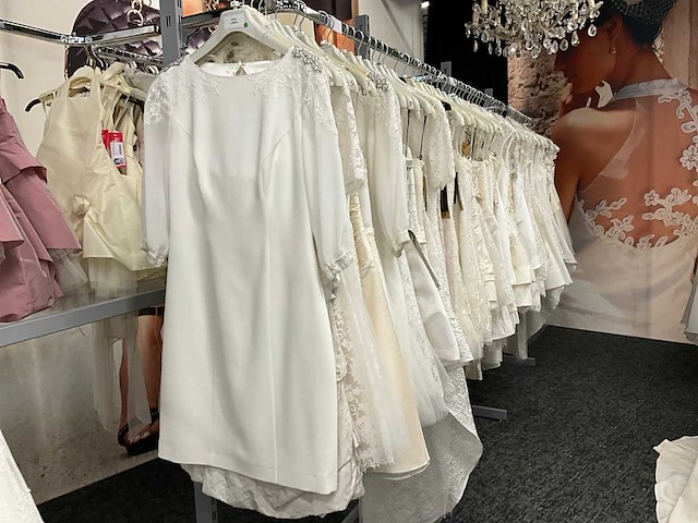 Korte damesjurken (75x) - afbeelding 2 van  72