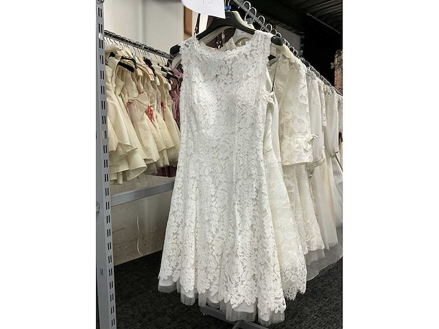 Korte damesjurken (75x) - afbeelding 23 van  72