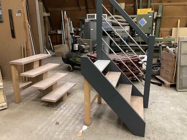 Korte trappen (2x) - afbeelding 1 van  6