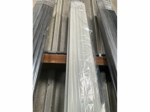 Kraaltrim 26 plus alu dakranden (25 lpm) - afbeelding 5 van  6