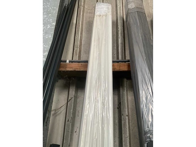 Kraaltrim 26 plus alu dakranden (25 lpm) - afbeelding 1 van  2