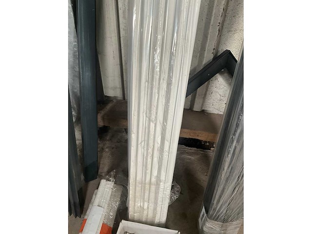 Kraaltrim 26 plus alu dakranden (25 lpm) - afbeelding 1 van  6