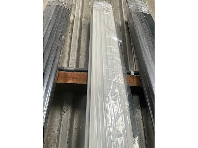 Kraaltrim 26 plus alu dakranden (25 lpm) - afbeelding 5 van  6