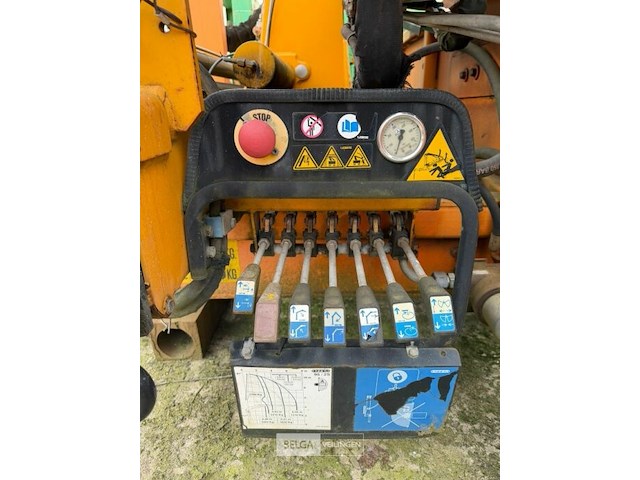 Kraan met container - afbeelding 6 van  16