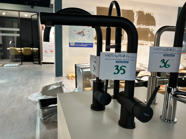 Kraan nobili - afbeelding 1 van  3