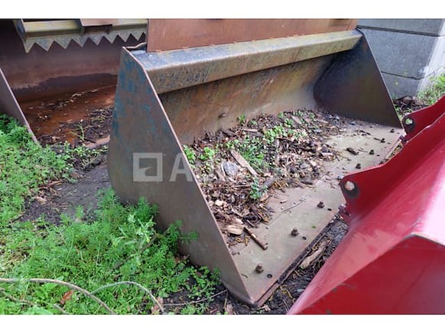 Kraantank merk en model onleesbaar - afbeelding 2 van  6