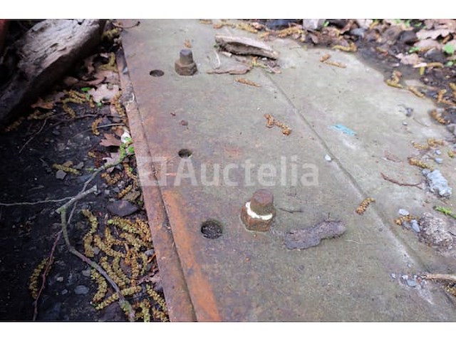 Kraantank merk en model onleesbaar - afbeelding 3 van  6