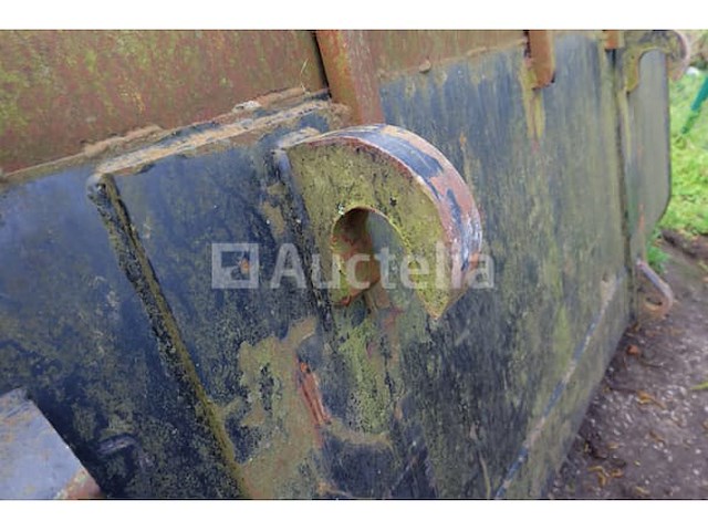 Kraantank merk en model onleesbaar - afbeelding 4 van  6