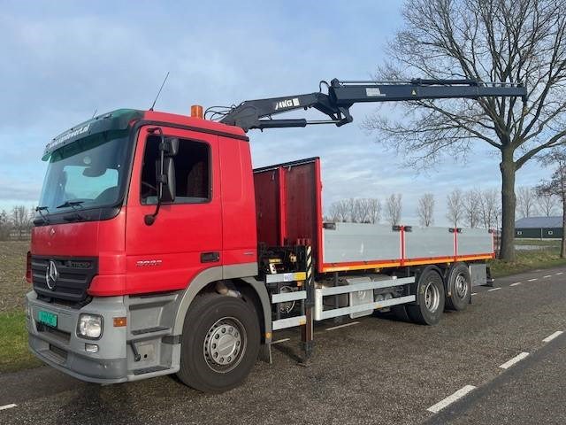 Kraanvrachtwagen mercedes-benz actros 2832 6x2 diesel 2006 - afbeelding 1 van  1