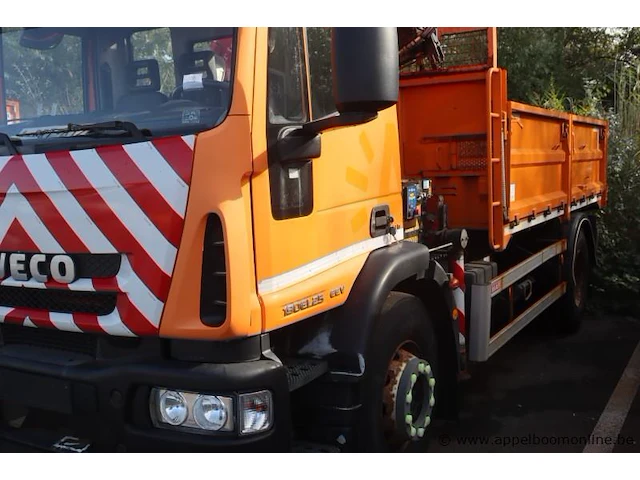 Kraanwagen iveco 190el, datum 1ste inschr 17/8/2011, chassis nr zcfa1vj0402581184, diesel, euro 5, ttm 19000kg, vv kraan hmf rcl 5300 (defect), km-stand laatste keuring 87856, schade rondom - afbeelding 10 van  17