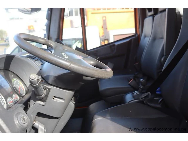 Kraanwagen iveco 190el, datum 1ste inschr 17/8/2011, chassis nr zcfa1vj0402581184, diesel, euro 5, ttm 19000kg, vv kraan hmf rcl 5300 (defect), km-stand laatste keuring 87856, schade rondom - afbeelding 11 van  17