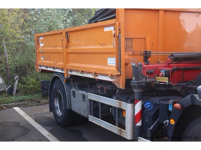 Kraanwagen iveco 190el, datum 1ste inschr 4/12/2014, chassis nr zcfa61vj202629525, diesel, euro vi, ttm 19000kg, vv kraan hmf rcl 5300 en graafbak, km-stand laatste keuring 95562, schade rondom - afbeelding 19 van  25