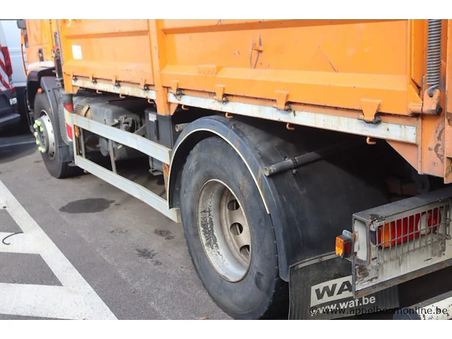 Kraanwagen iveco 190el, datum 1ste inschr 4/12/2014, chassis nr zcfa61vj202629525, diesel, euro vi, ttm 19000kg, vv kraan hmf rcl 5300 en graafbak, km-stand laatste keuring 95562, schade rondom - afbeelding 23 van  25