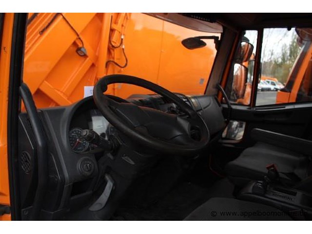 Kraanwagen iveco eurocargo ml130el25, datum 1ste inschrijving 6/2/2012, chassisnummer cfa1vj0402588177, km-stand laatste keuring 175.739, euro 5, vv kraan hmf 1035-k2 - afbeelding 8 van  9