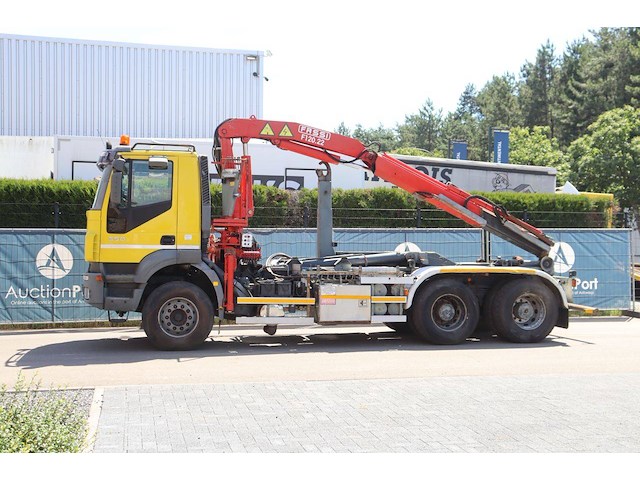 Kraanwagen iveco trakker 350 6x4 diesel 2006 - afbeelding 1 van  1