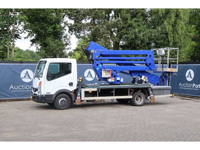 Kraanwagen nissan cabstar 35.13 diesel 131pk 2008 - afbeelding 1 van  1