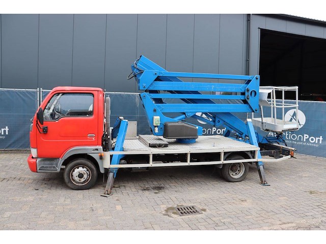 Kraanwagen nissan cabstar diesel 125pk 2004 - afbeelding 1 van  1