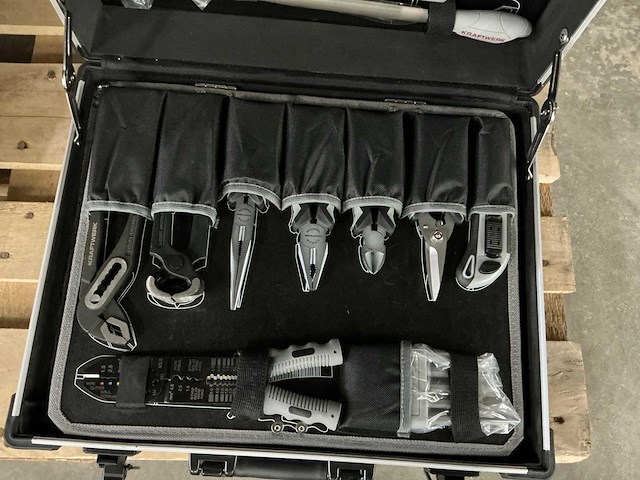 Kraftwerk gereedschapskoffer met inhoud - afbeelding 5 van  6
