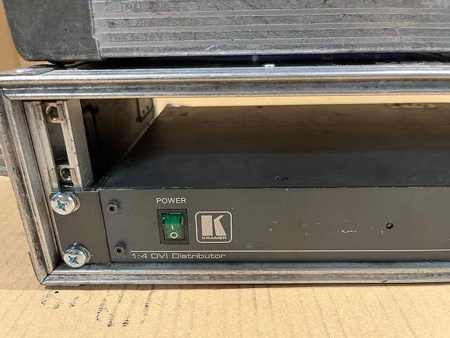 Kramer vm-4hdcp signal distribution dvi 1->4 - afbeelding 1 van  8
