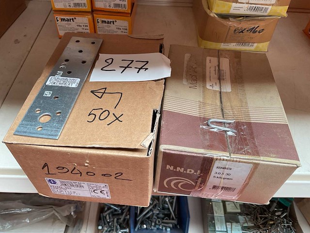 Krammen en nagel platen - afbeelding 1 van  4